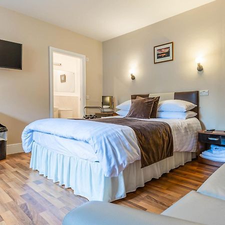 Windermere Studio Rooms - With Free Car Parking Onsite Екстериор снимка