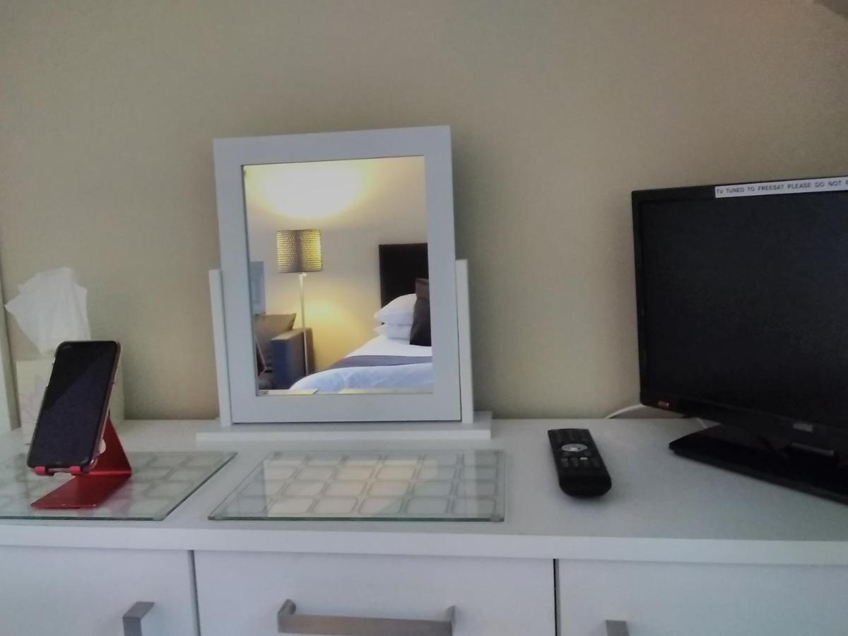 Windermere Studio Rooms - With Free Car Parking Onsite Екстериор снимка