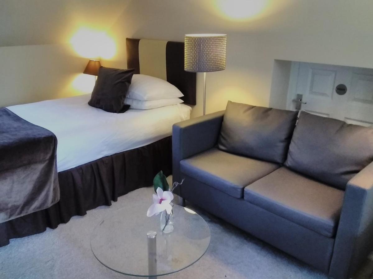 Windermere Studio Rooms - With Free Car Parking Onsite Екстериор снимка