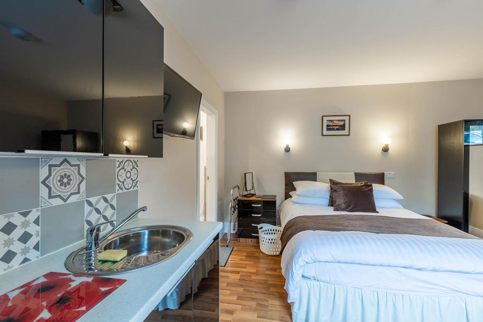 Windermere Studio Rooms - With Free Car Parking Onsite Екстериор снимка