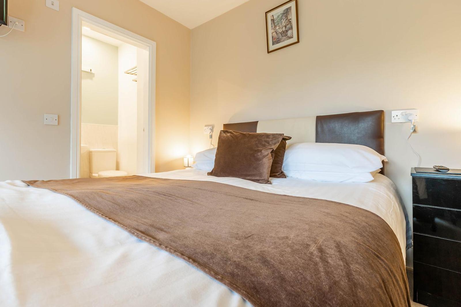 Windermere Studio Rooms - With Free Car Parking Onsite Екстериор снимка
