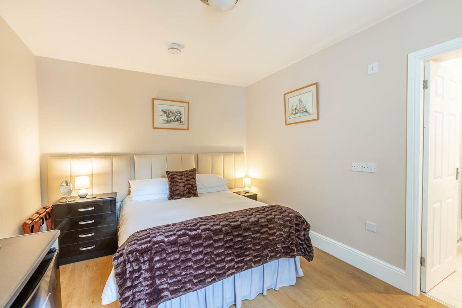 Windermere Studio Rooms - With Free Car Parking Onsite Екстериор снимка