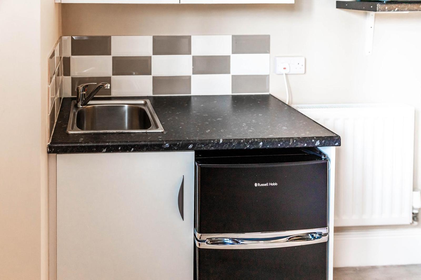 Windermere Studio Rooms - With Free Car Parking Onsite Екстериор снимка