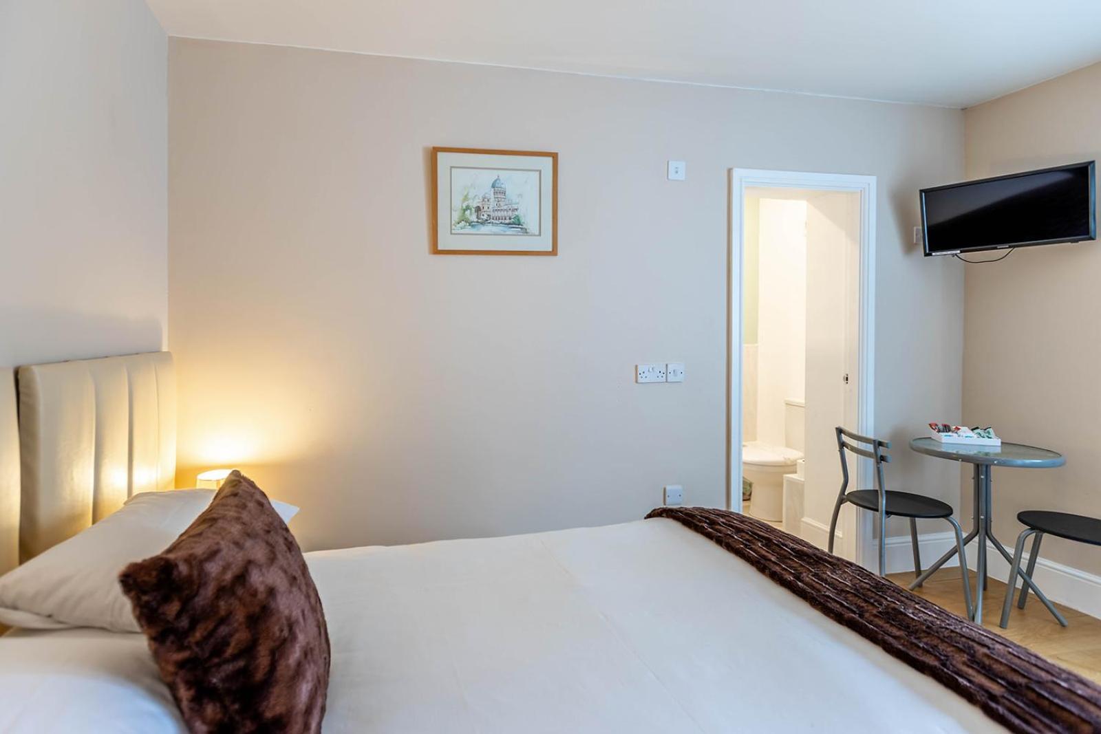 Windermere Studio Rooms - With Free Car Parking Onsite Екстериор снимка