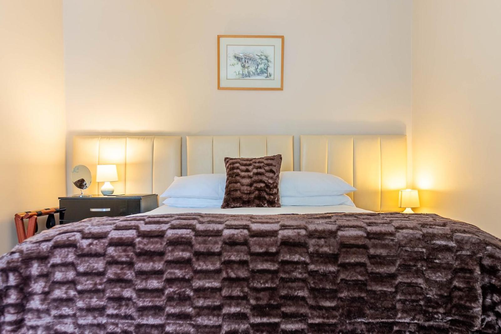 Windermere Studio Rooms - With Free Car Parking Onsite Екстериор снимка