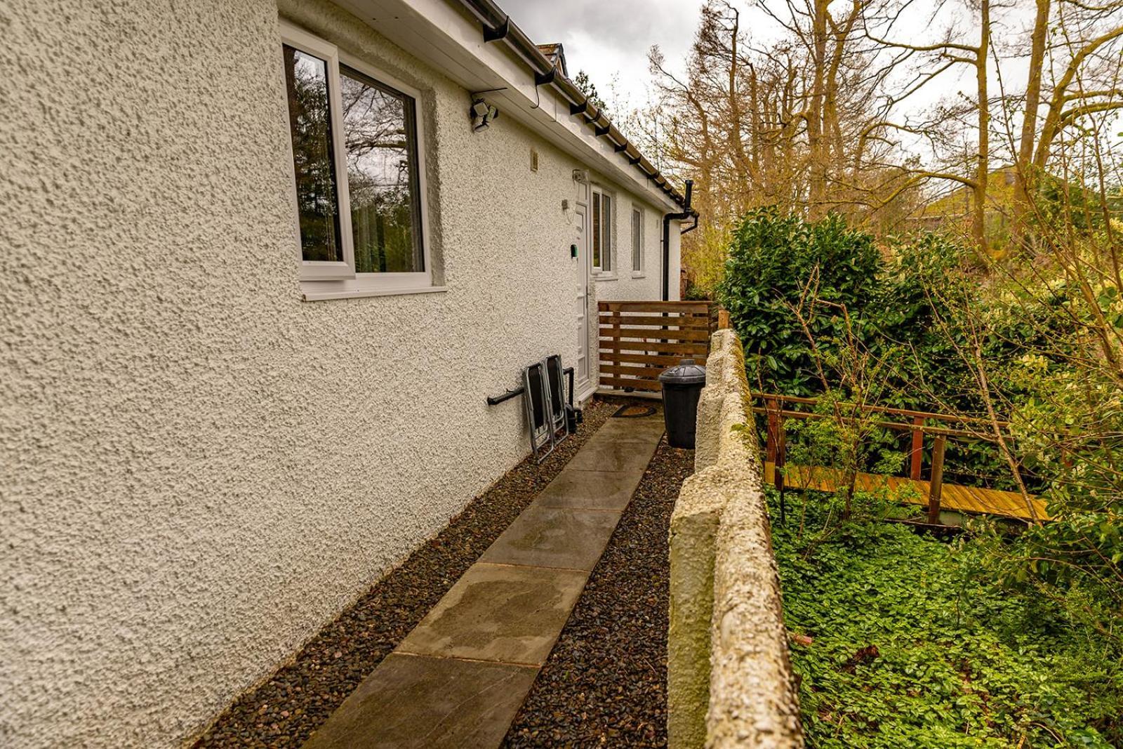 Windermere Studio Rooms - With Free Car Parking Onsite Екстериор снимка